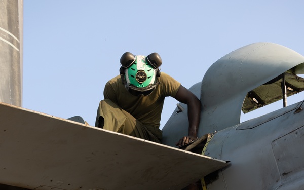 Marine Medium Tiltrotor Squadron (VMM) 261 (Rein.) Marines conduct daily maintenance