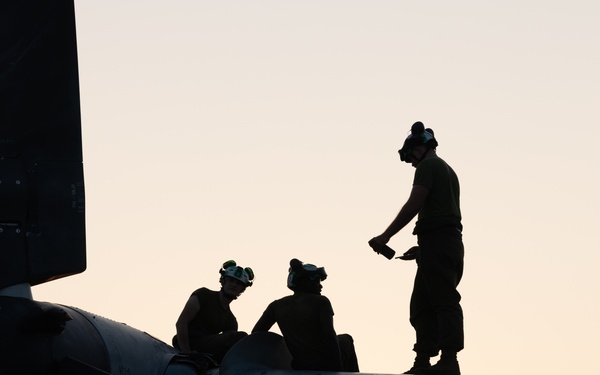 Marine Medium Tiltrotor Squadron (VMM) 261 (Rein.) Marines conduct daily maintenance