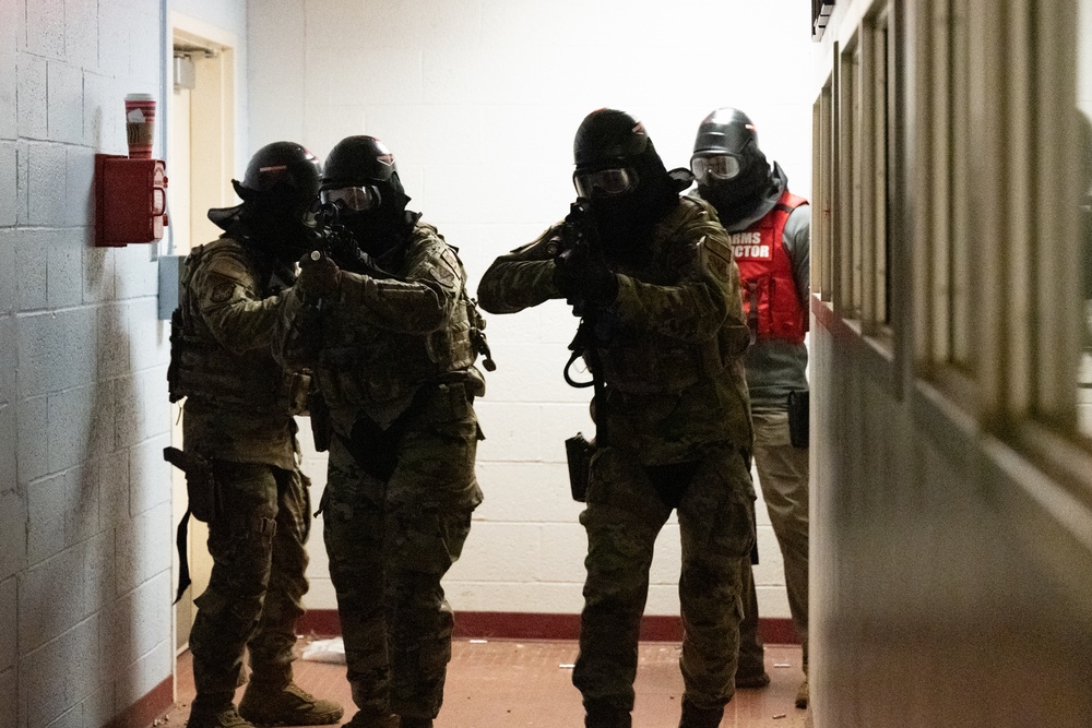 181st SFS conducts active shooter training with civilian partners