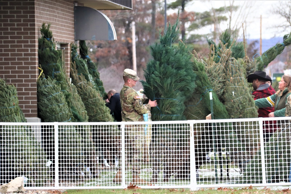 DVIDS - Images - Dozens Of Christmas Trees Donated To Fort McCoy Troops ...