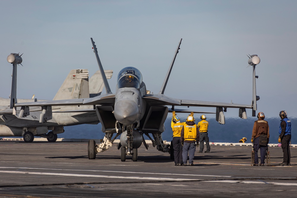 Abraham Lincoln conducts flight operations