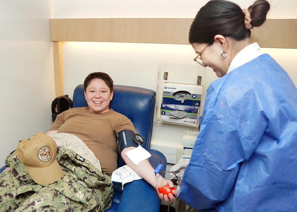 Naval Medical Forces Support Command hosts Holiday Blood Drive to Save Lives