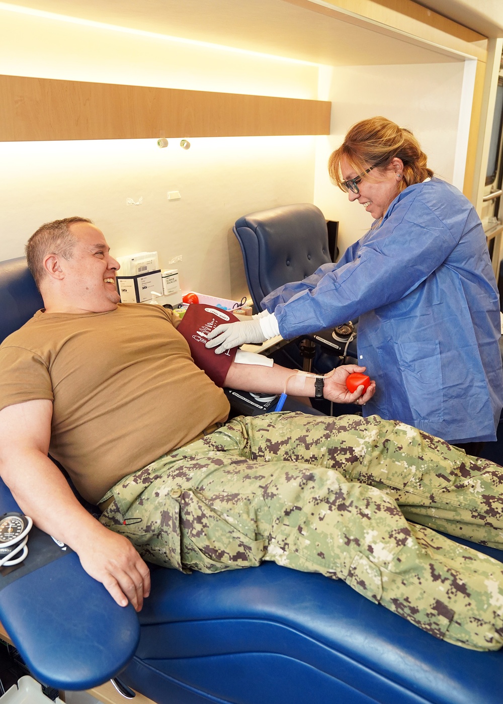 Naval Medical Forces Support Command hosts Holiday Blood Drive to Save Lives