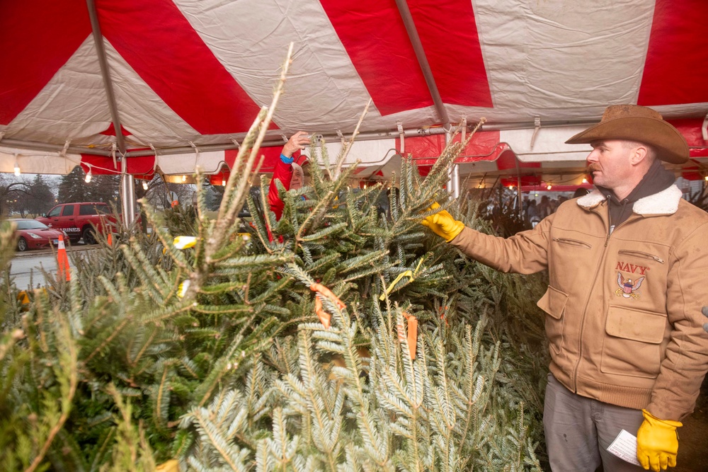MWR Holiday Extravaganza