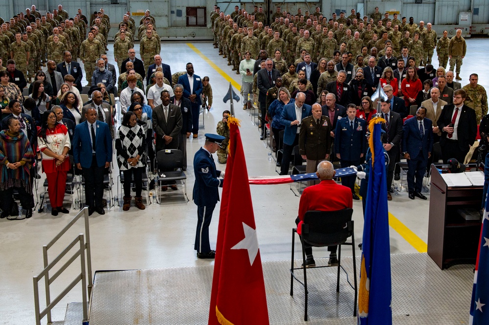Tuskegee Airman visits the 121st ARW after 74 years