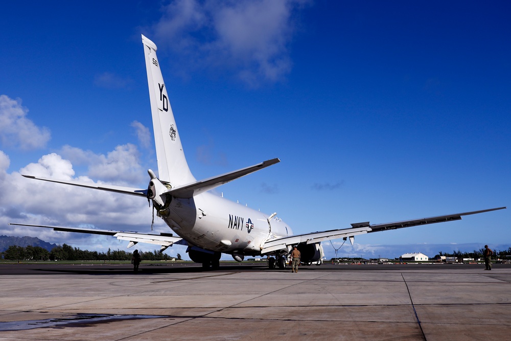 Sailors Tow P-8A Poseidon to Wash Area after Extraction from Kaneohe Bay