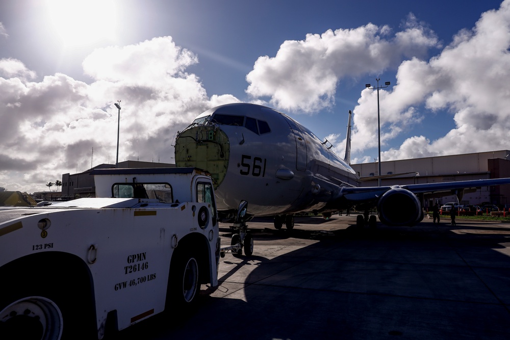Sailors Tow P-8A Poseidon to Wash Area after Extraction from Kaneohe Bay