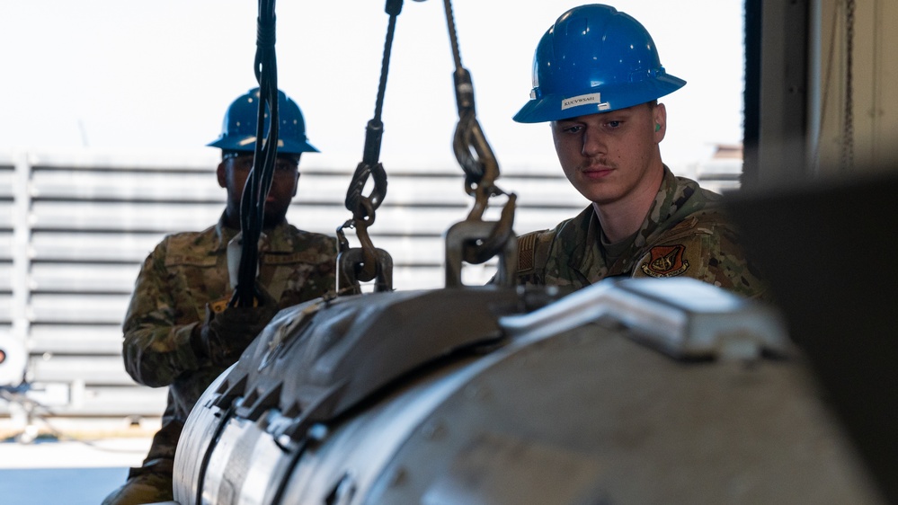 Kunsan maintainers give Wolf Pack jets their bite