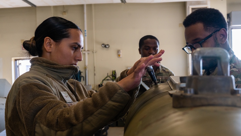 Kunsan maintainers give Wolf Pack jets their bite