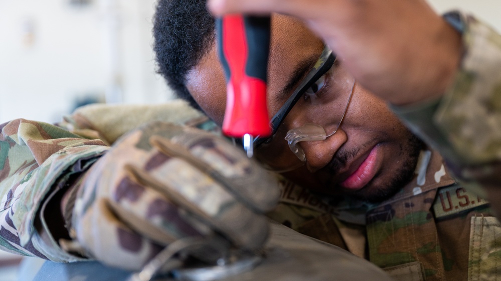 Kunsan maintainers give Wolf Pack jets their bite