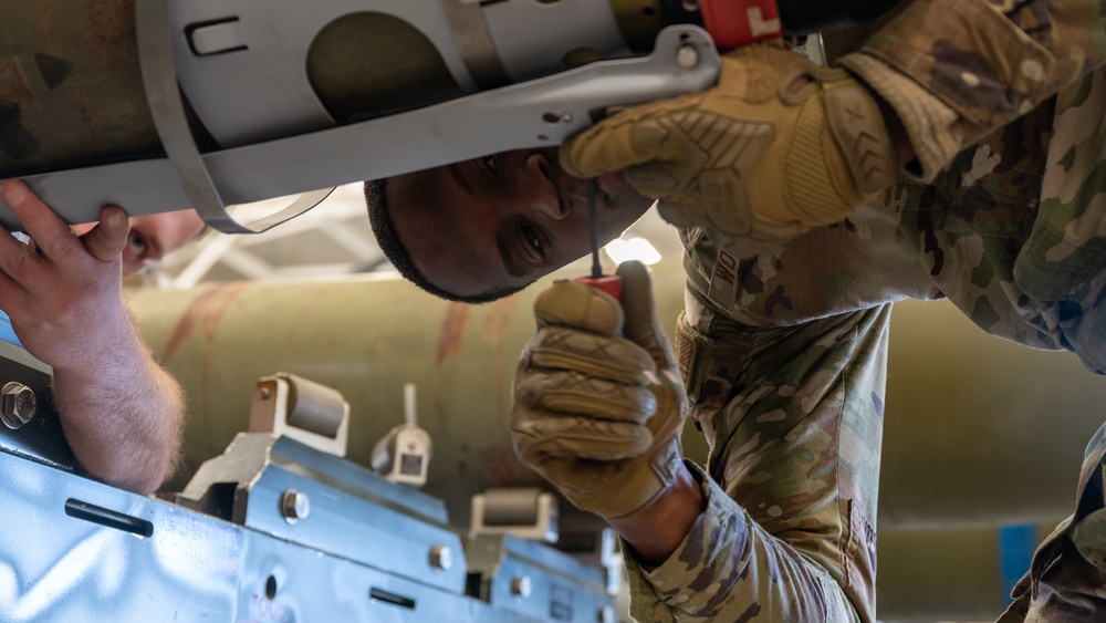 Kunsan maintainers give Wolf Pack jets their bite