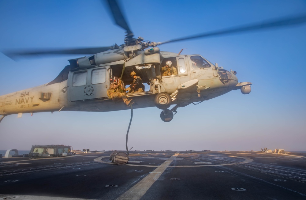 USS Gravely (DDG 107) Conducts Helicopter Rope Suspension Drills with EOD