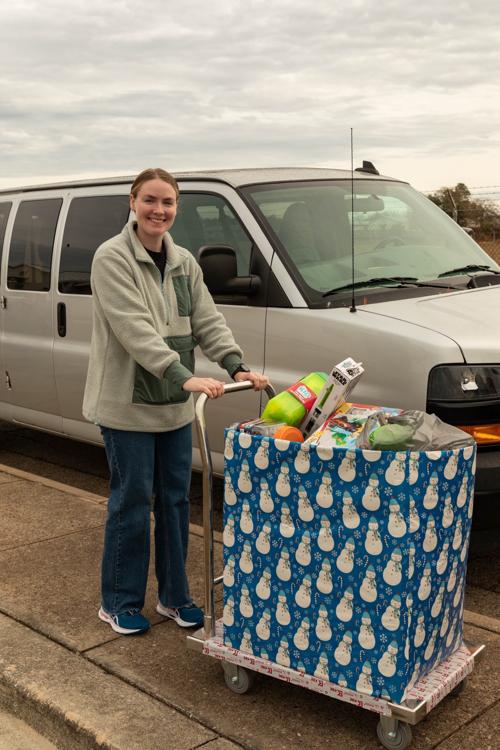 11th CYB delivers toys to Fort Eisenhower Christmas House 09