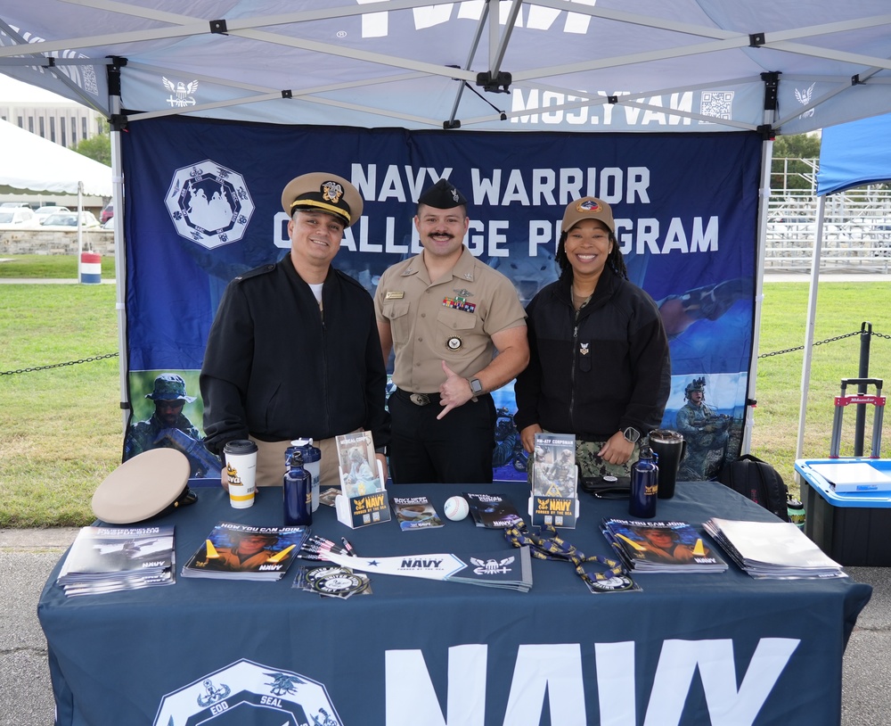 Local Navy Commands Participate in Meet Army Medicine Event in Support of Lung Cancer Awareness Month