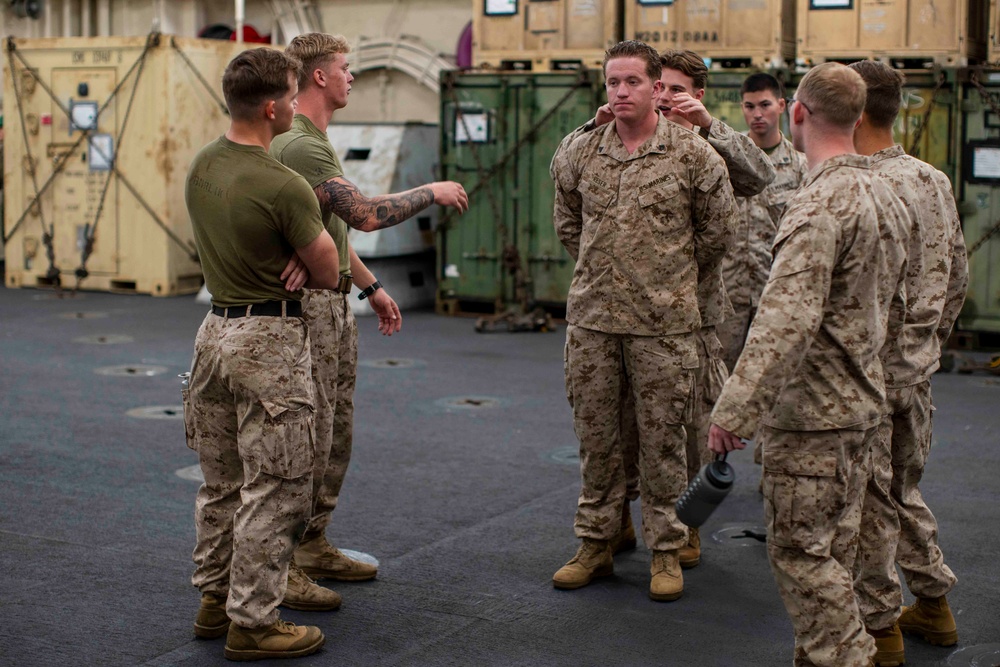 15th MEU Recon Company Conducts Detainee Handling Training Underway