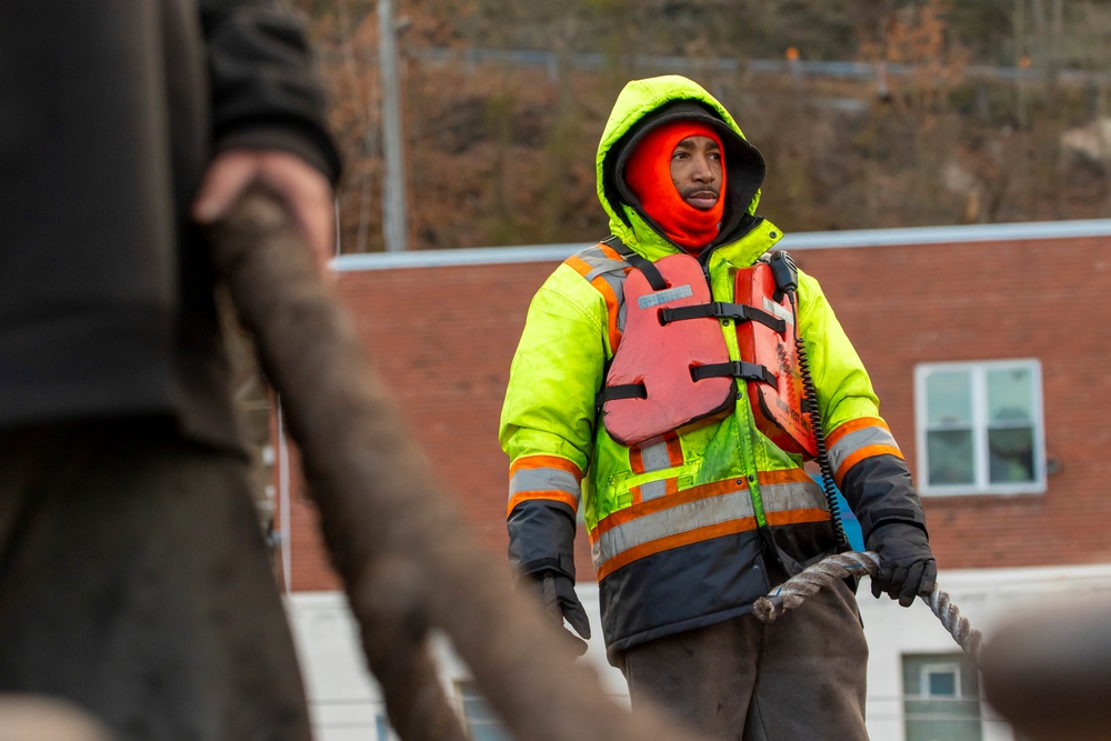 Headwaters Highlights: Elizabeth Locks and Dam crews keep navigation afloat at one of the oldest locks in the Nation