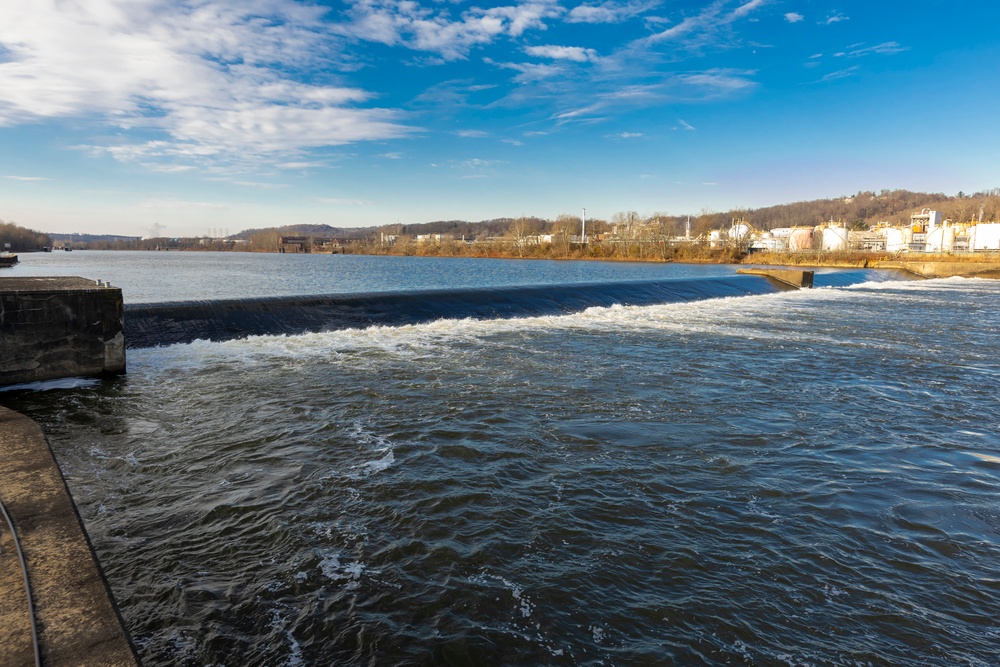 Headwaters Highlights: Elizabeth Locks and Dam crews keep navigation afloat at one of the oldest locks in the Nation