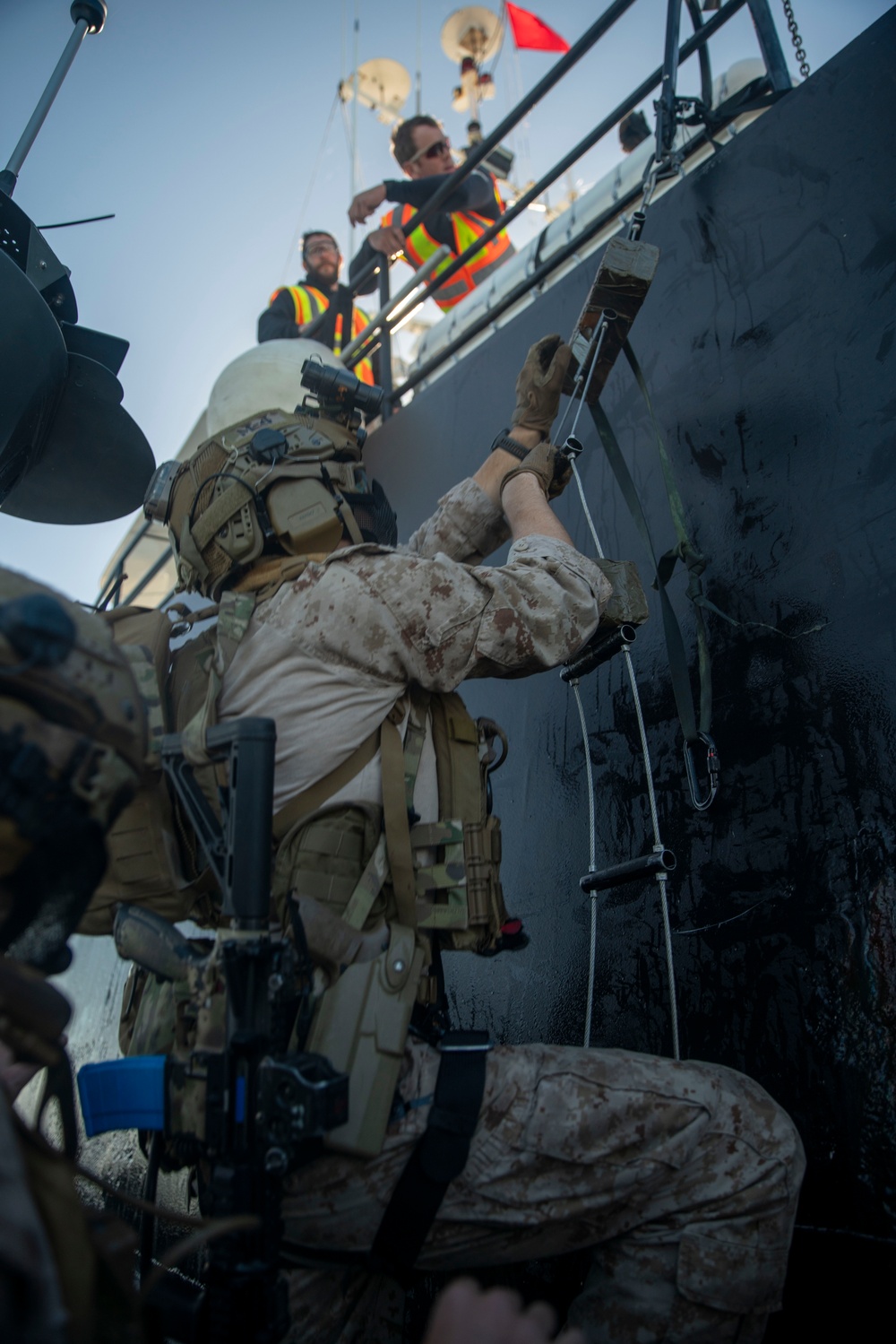 Recon Marines Seize Target Vessel During VBSS Training