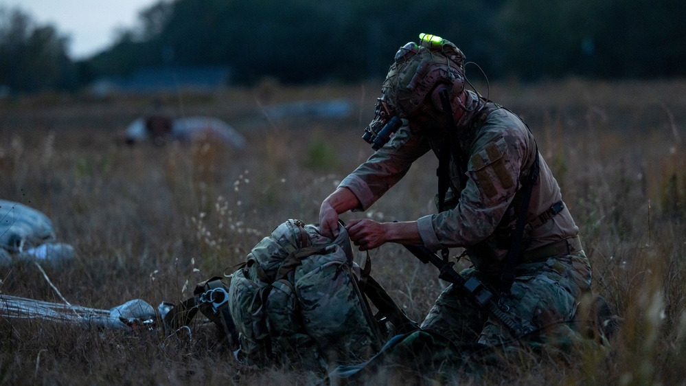 21st STS and 123rd STS conduct LZ Survey operations during Raven 24-3