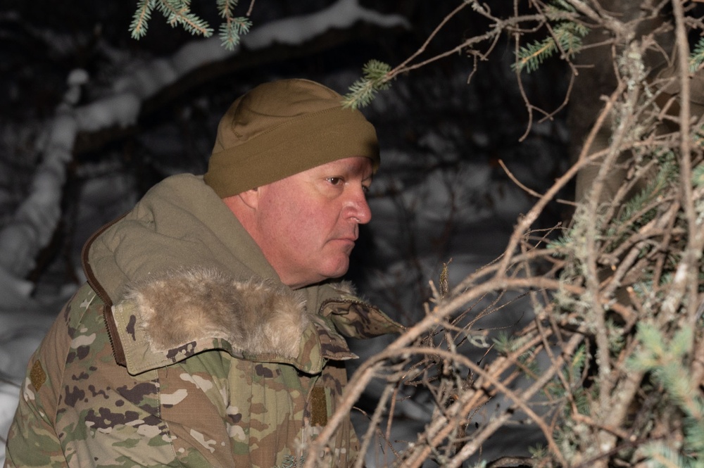 19th Air Force Commander Maj. Gen. Quinn visits Arctic Survival School on Eielson