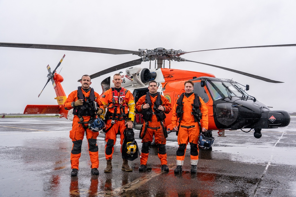 Coast Guard rescues 5 people from Rosburg, Oregon