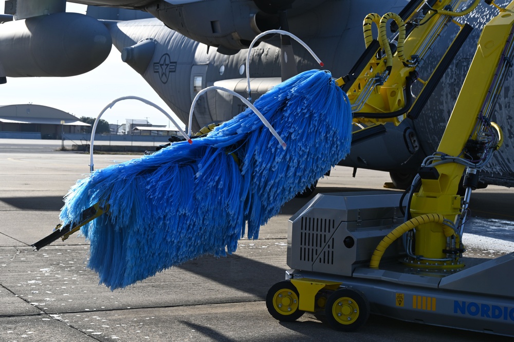 Nordic Dyno/Wilder Systems demonstrates the aircraft exterior cleaning robot