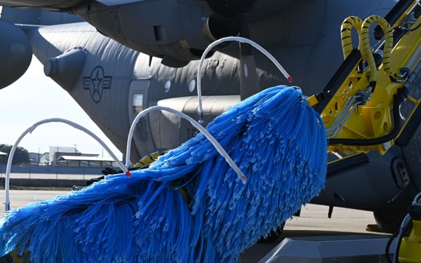 Nordic Dyno/Wilder Systems demonstrates the aircraft exterior cleaning robot