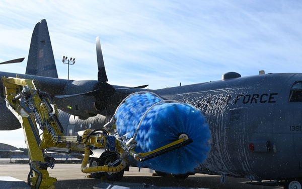 Nordic Dyno/Wilder Systems demonstrates the aircraft exterior cleaning robot