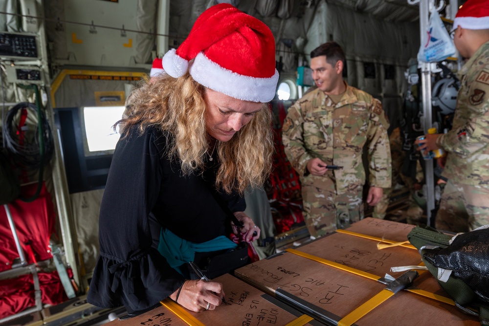 Santa 36: 36th EAS Airmen deliver humanitarian bundles to Satawan Atoll