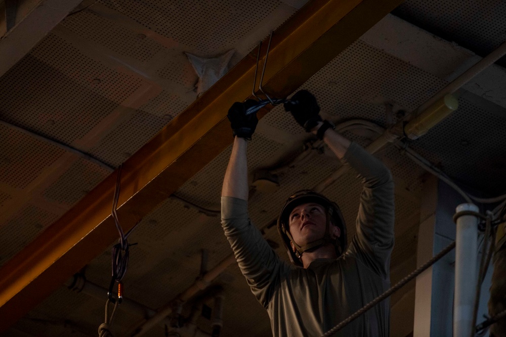 U.S. Navy Explosive Ordnance Disposal Technicians Conducts Helicopter Rope Suspension Technique Training