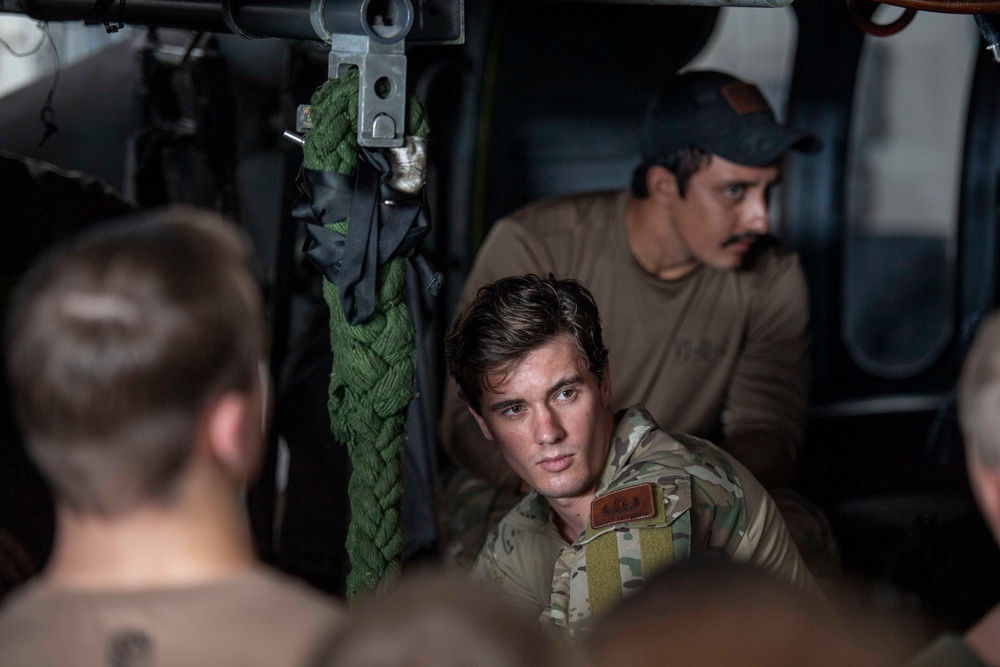 U.S. Navy Explosive Ordnance Disposal Technicians Conducts Helicopter Rope Suspension Technique Training