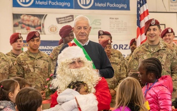 Sky Soldiers bring holiday spirit to their community with toy donations