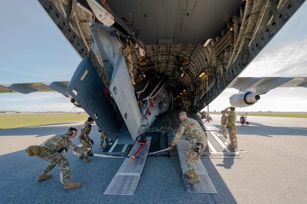 Exercise Distant Fury Stallion 23: Pave Hawks catch ride inside C-17