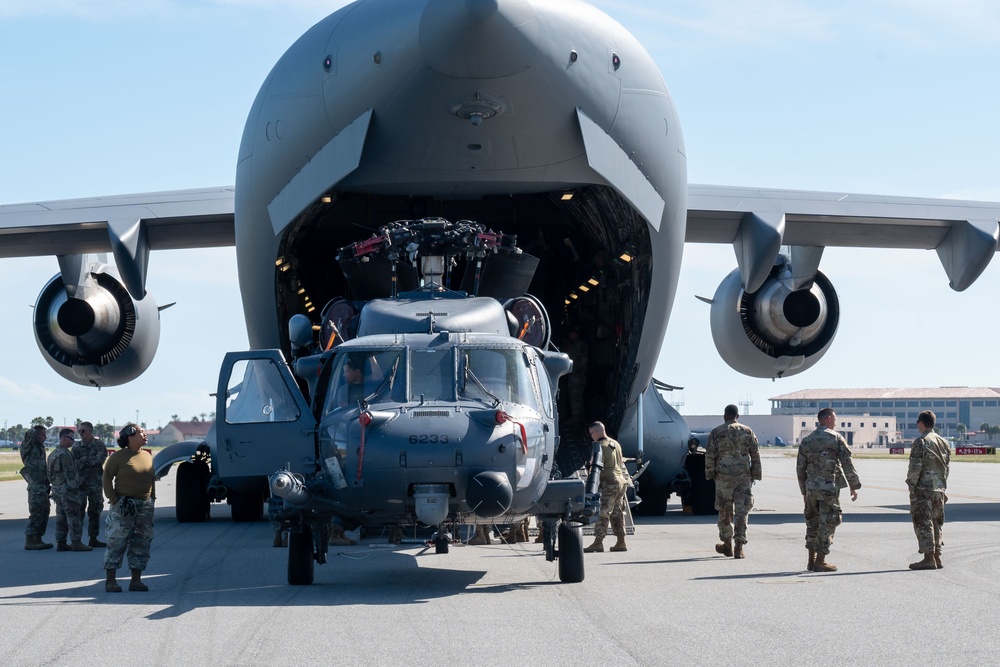 Exercise Distant Fury Stallion 23: Pave Hawks catch ride inside C-17