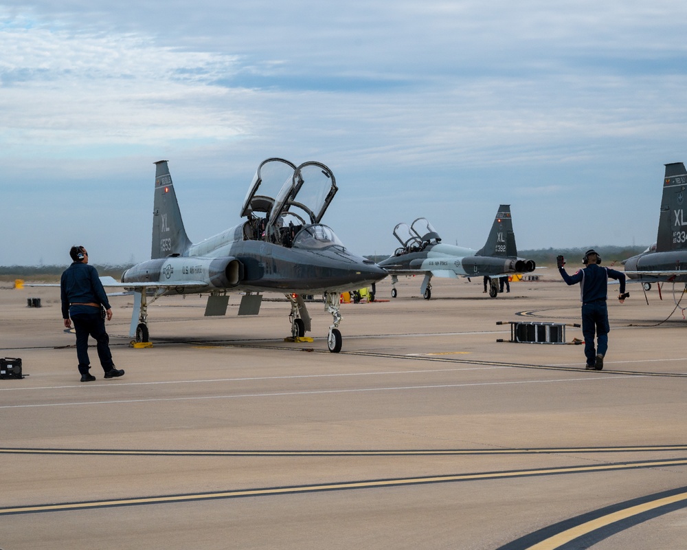 Morning T-38 Flights at Laughlin