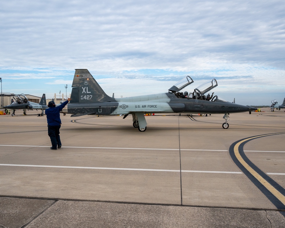 Morning T-38 Flights at Laughlin