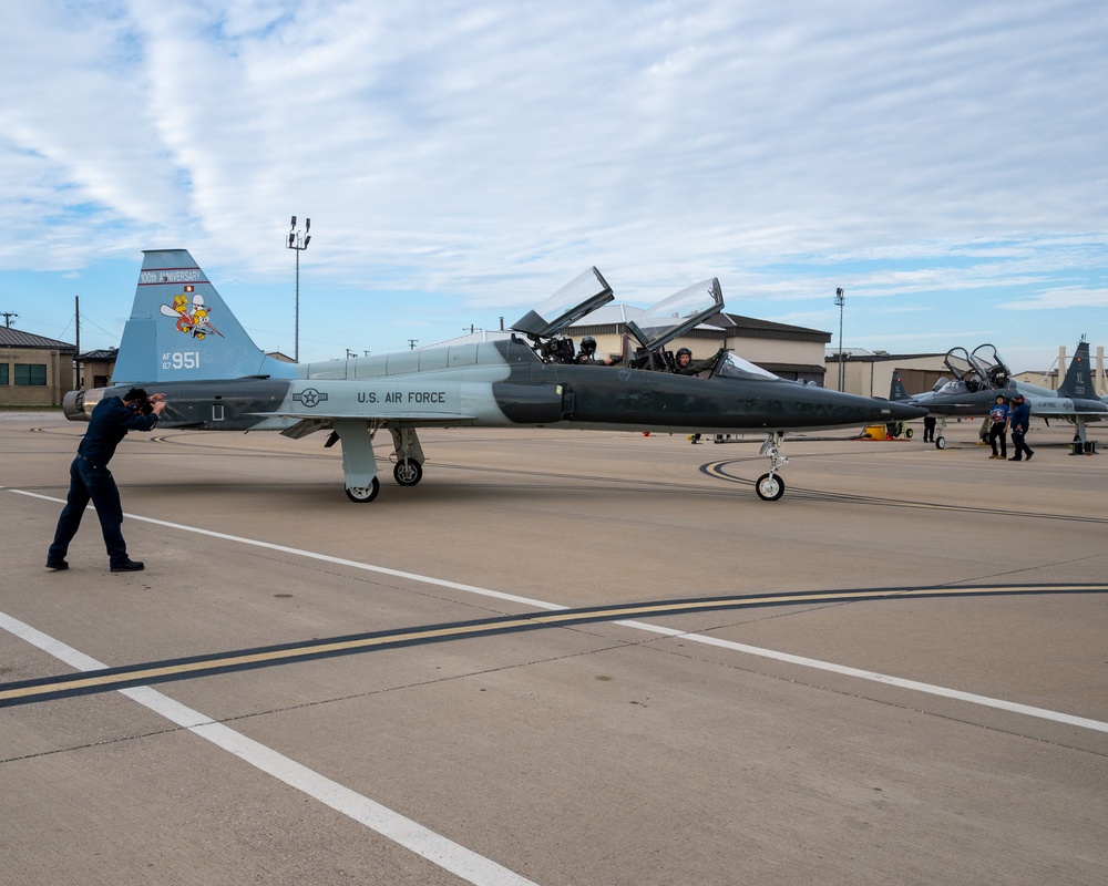 Morning T-38 Flights at Laughlin