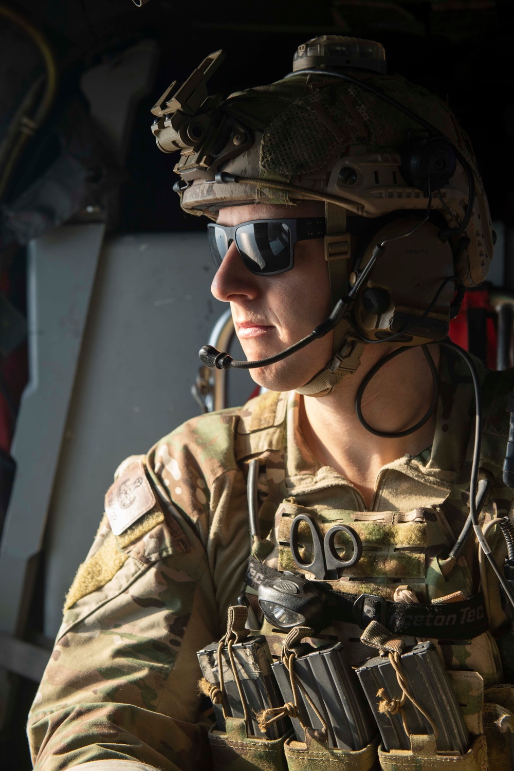 U.S. Navy Explosive Ordnance Disposal Technicians Conduct Helicopter Rope Suspension Drills