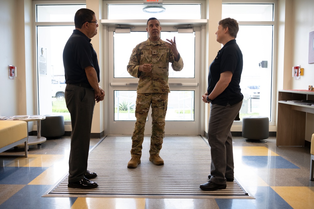 CAP National Vice Commander visits 156th Wing