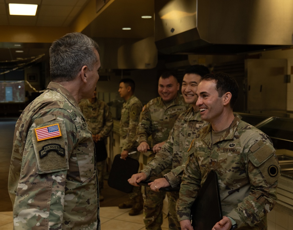 Principal Deputy to the ASA (ALT) speaks with America’s First Corps DCG and Soldiers about MPE and network management during Yama Sakura 85