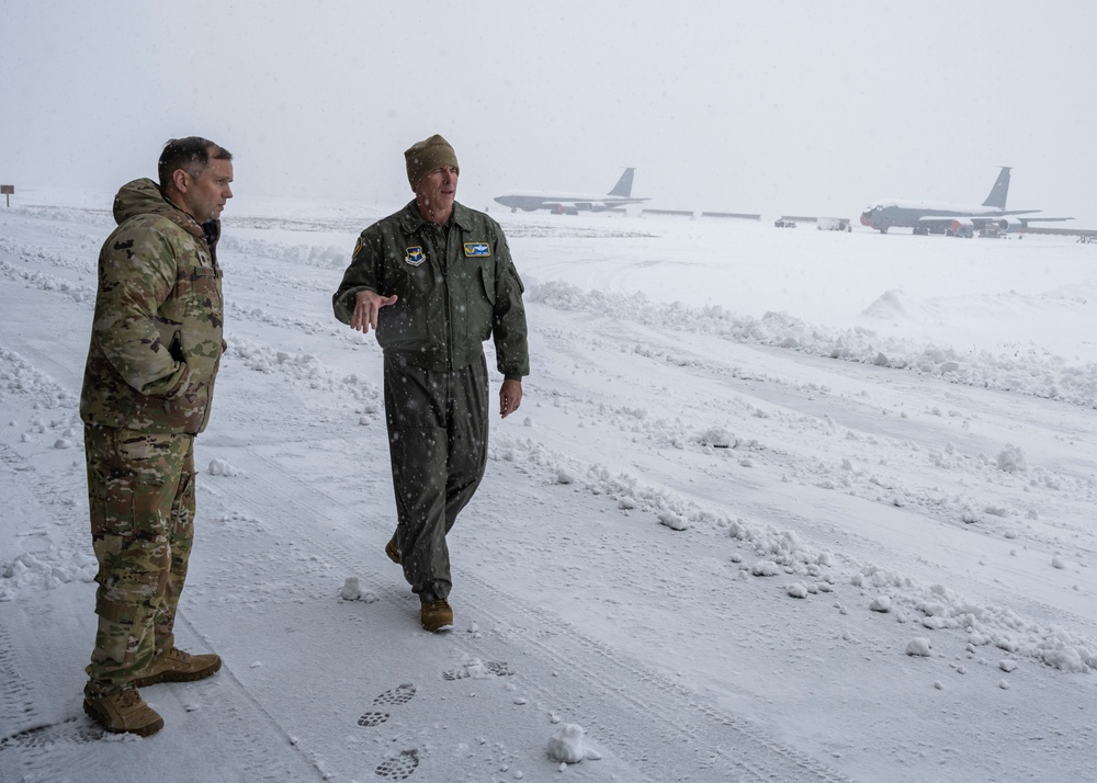 Major General Quinn &amp; 19th AF Team Visits Fairchild AFB's SERE School