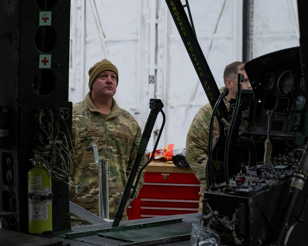 Major General Quinn &amp; 19th AF Team Visits Fairchild AFB's SERE School