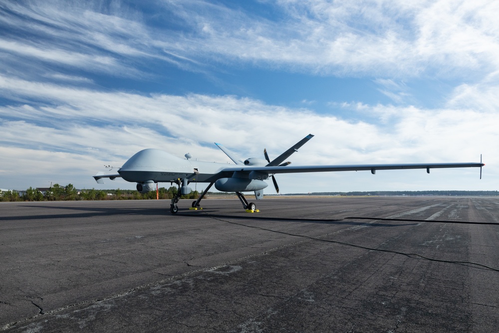 U.S. Marines with VMUT-2 conduct joint training with U.S. Air Force Airmen with the 174th Attack Wing