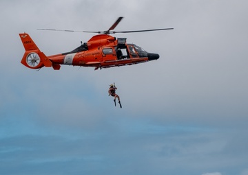 Air Station Barbers Point conducts North Shore help-ops