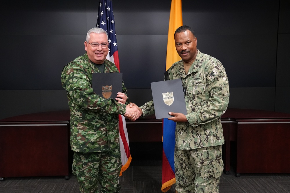 Colombian Gen. Giraldo visits SOUTHCOM