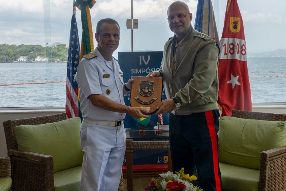 Marine leaders view operational demonstration during Brazil’s Octennial Marine Corps Amphibious Symposium