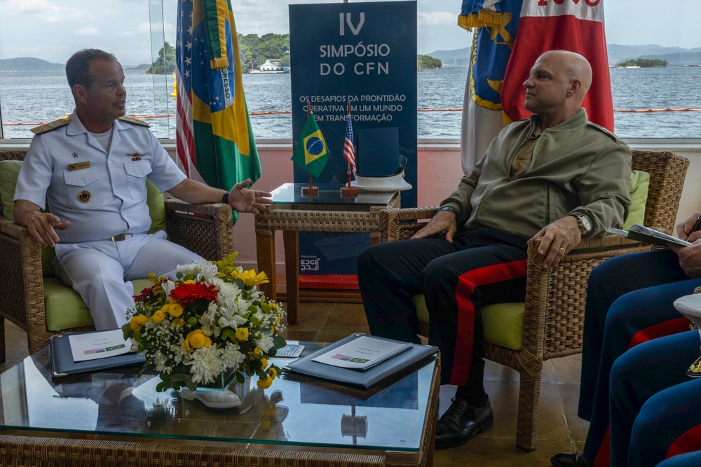 Marine leaders view operational demonstration during Brazil’s Octennial Marine Corps Amphibious Symposium