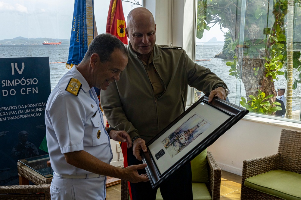 Marine leaders view operational demonstration during Brazil’s Octennial Marine Corps Amphibious Symposium