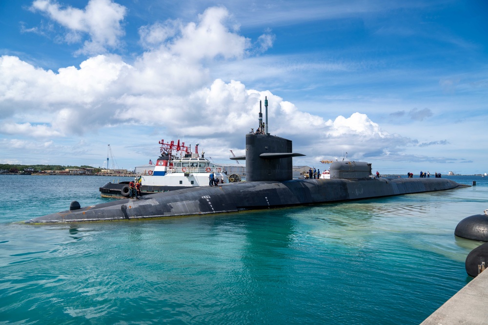 Michigan Departs Naval Base Guam