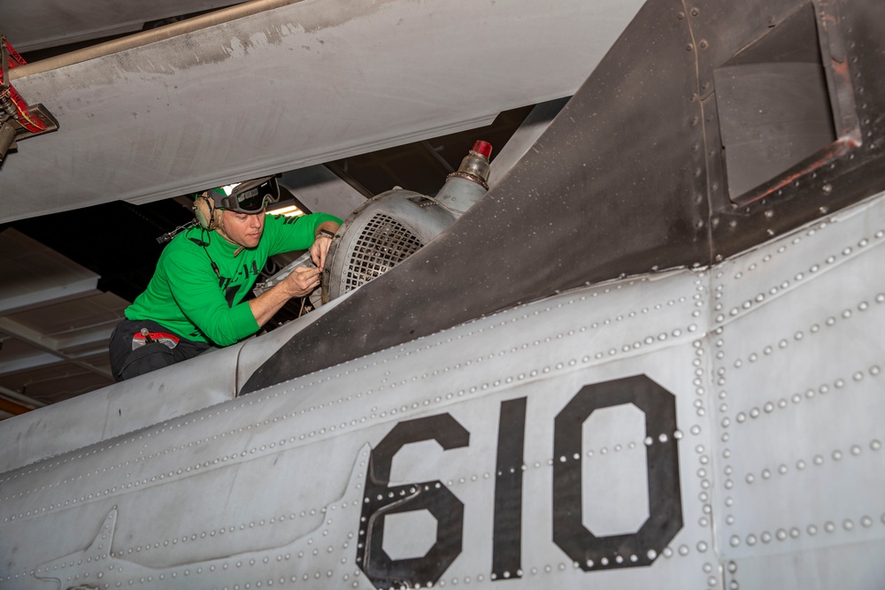 Abraham Lincoln conducts daily operations